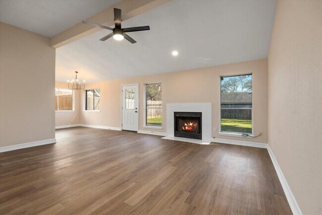 8031 Big Oak Trail Dr in Houston, TX - Building Photo - Building Photo