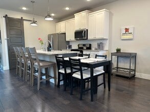 509 Elmhurst Ave in San Antonio, TX - Building Photo - Building Photo