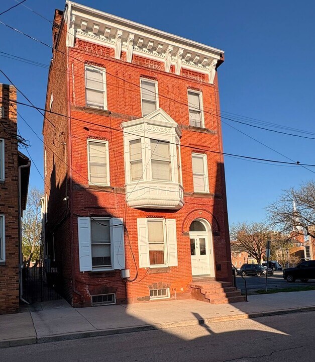 146 S Duke St in York, PA - Building Photo