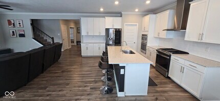 2391 S Stonehill Wy in New Palestine, IN - Building Photo - Building Photo