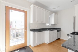 5 Granite St in Somerville, MA - Building Photo - Building Photo