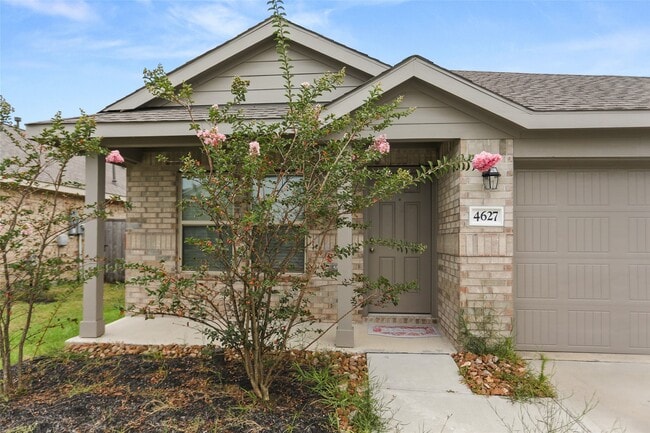4627 Sterling Pr Trl in Baytown, TX - Building Photo - Building Photo