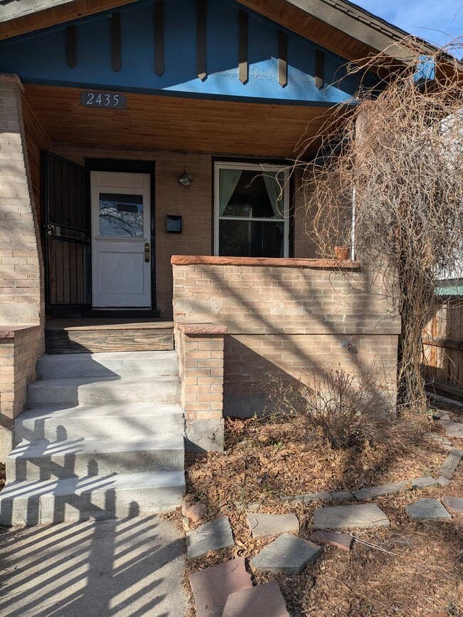 property at 2435 W Dunkeld Pl