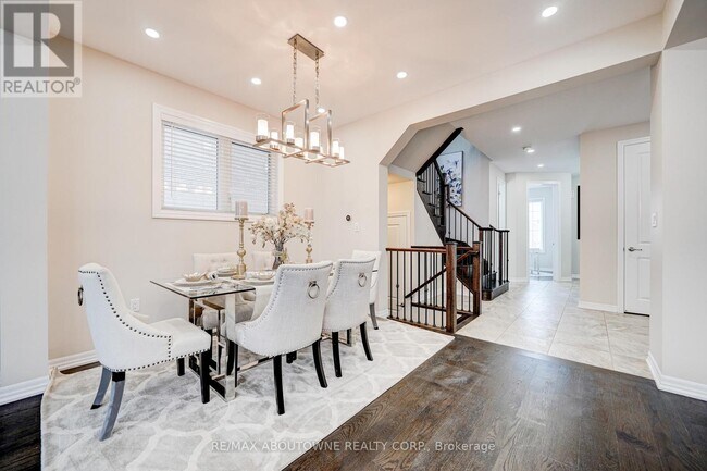 385 Dahlia Trail in Oakville, ON - Building Photo - Building Photo