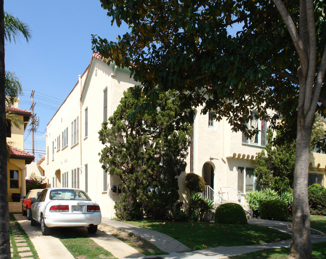 6107 Alcott St in Los Angeles, CA - Building Photo - Building Photo