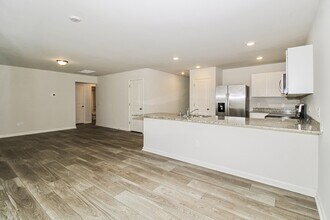 668 Savanac St SE in Bolivia, NC - Foto de edificio - Building Photo