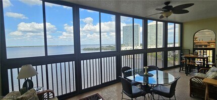2797 First St in Ft. Myers, FL - Building Photo - Building Photo