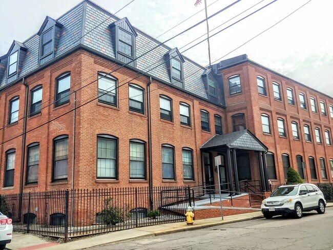 10 Weston Ave, Unit 114 in Quincy, MA - Building Photo - Building Photo