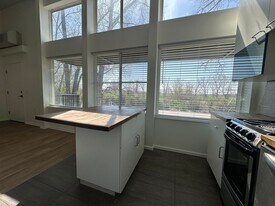 3048 Anderberg Dr in Fitchburg, WI - Building Photo