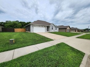 1185 S Calabria Ave in Republic, MO - Building Photo - Building Photo