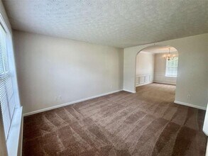 540 Manor Glen Dr in Suwanee, GA - Building Photo - Building Photo
