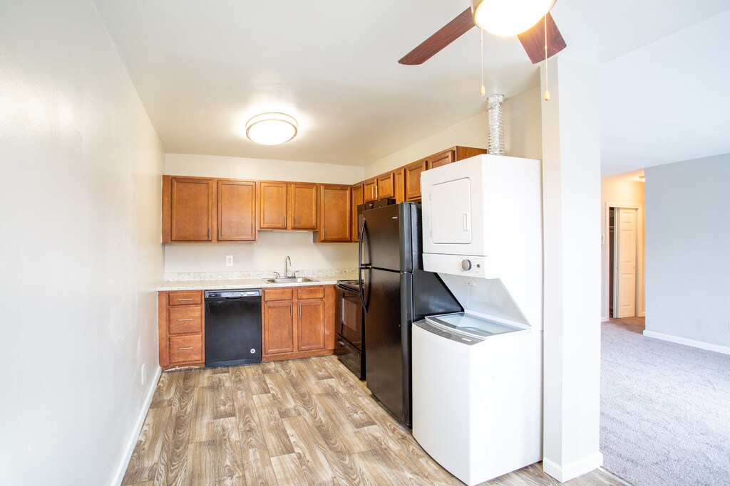 Union Grove Apartments in Barrington, NJ