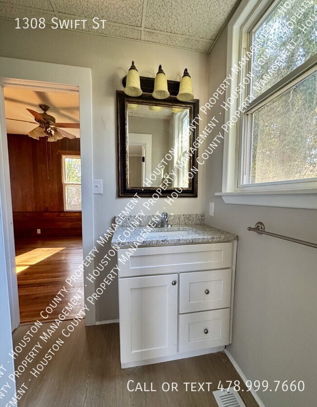 1308 Swift St in Perry, GA - Foto de edificio - Building Photo