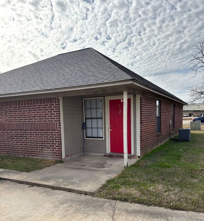 12 Debbie Ln-Unit -1200 N Kings HWY in Nash, TX - Building Photo - Building Photo