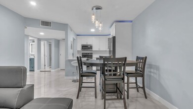 5680 SW 3rd Pl, Unit 103 in Margate, FL - Foto de edificio - Building Photo