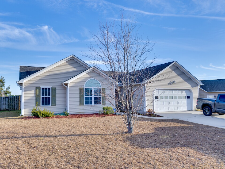 314 Rose Bud Ln in Holly Ridge, NC - Building Photo