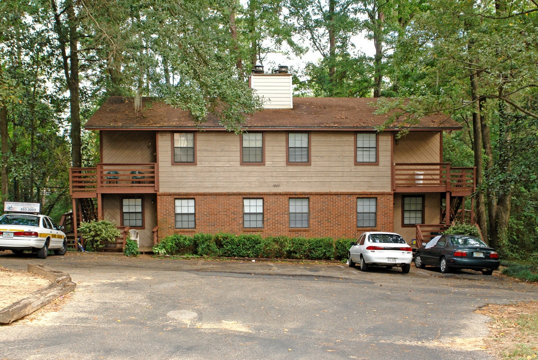 1802 Sylvan Ct in Tallahassee, FL - Foto de edificio