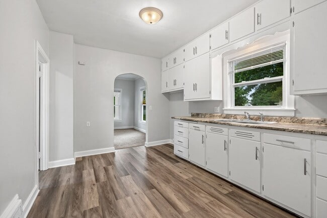 property at 1809 Madison St