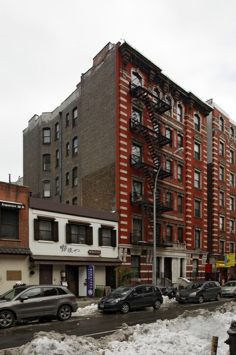 233 E 9th St in New York, NY - Building Photo