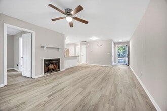 313 Friarsgate Blvd in Irmo, SC - Foto de edificio - Building Photo