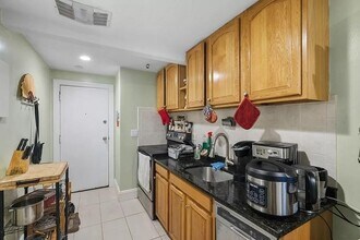 56 Park Vale Ave, Unit 1 in Boston, MA - Foto de edificio - Building Photo