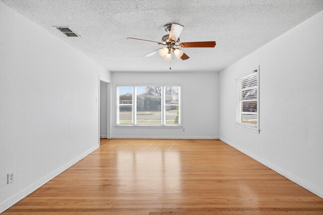 3302 28th St in Lubbock, TX - Foto de edificio - Building Photo