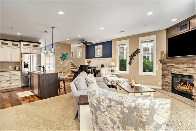 807 Lake St in Saugatuck, MI - Building Photo - Building Photo