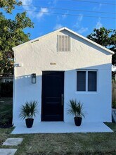 5854 SW 62nd St in Miami, FL - Building Photo - Building Photo