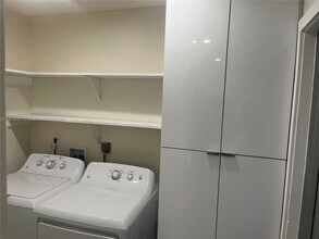 7113 SW 21st St in Miami, FL - Building Photo - Building Photo