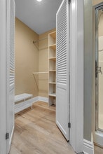 715 Ocean View Ave in Monrovia, CA - Foto de edificio - Building Photo