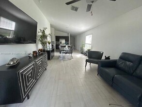 2012 Victorious Fls Ave in Plant City, FL - Building Photo - Building Photo
