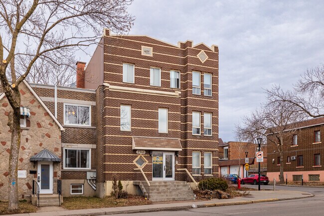 2549 Rosemont Boul in Montréal, QC - Building Photo - Building Photo