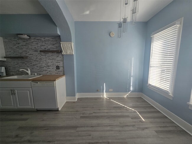 725 Broadway Avenue J in Galveston, TX - Building Photo - Building Photo