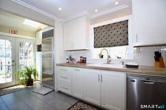 25 Center Terrace in Stamford, CT - Building Photo - Building Photo