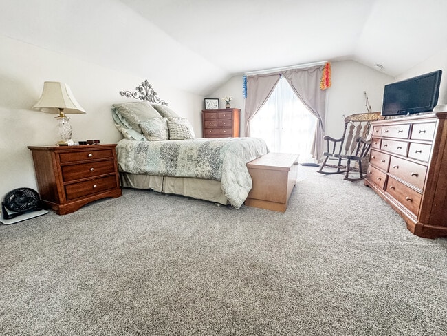 21 Platts Hill Rd, Unit 21a in Newtown, CT - Foto de edificio - Building Photo