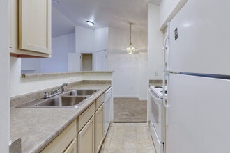 Tiburon Apartments in Englewood, CO - Foto de edificio - Interior Photo
