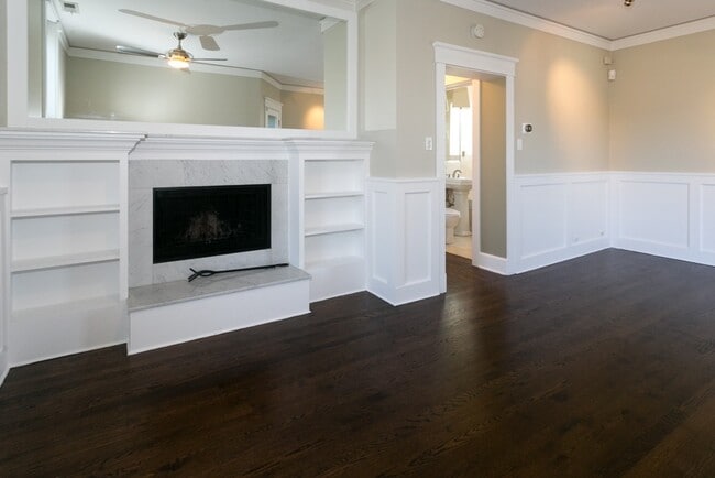 3627 N Bosworth Ave, Unit J07P