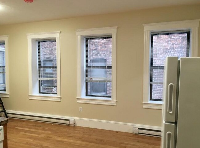 887 Huntington Ave in Boston, MA - Foto de edificio - Building Photo