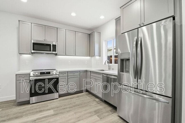 6174 Dorothy Dr in San Diego, CA - Building Photo - Building Photo