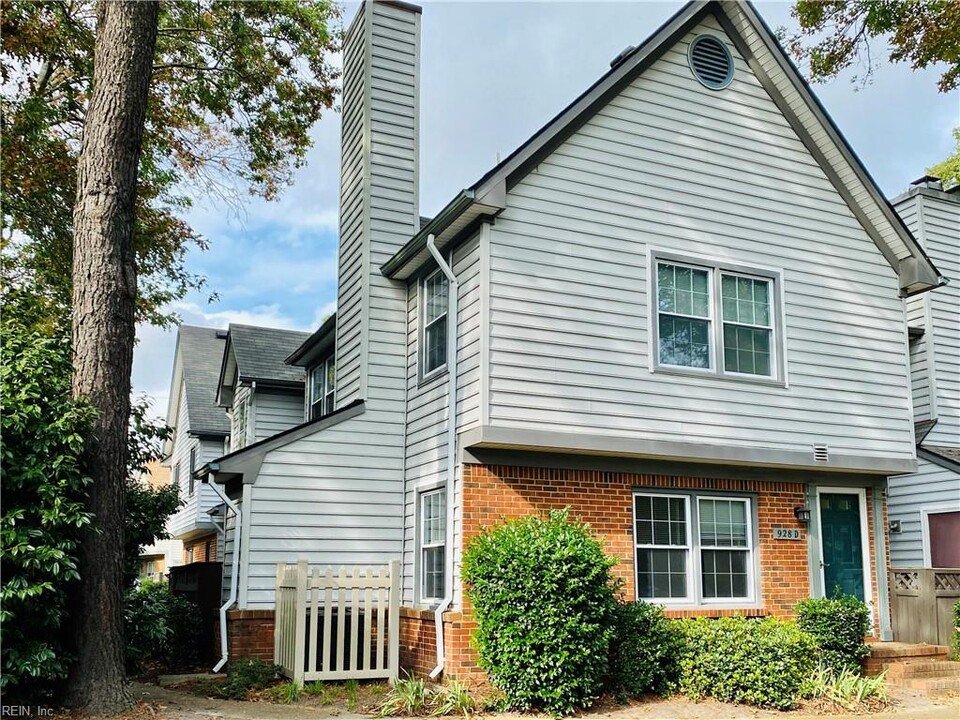 928 St Andrews Reach in Chesapeake, VA - Building Photo