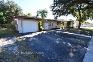 1307 N 46th Ave in Hollywood, FL - Building Photo