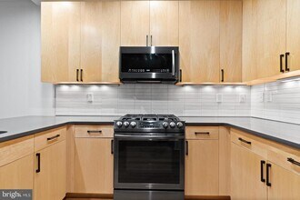 1352 South St in Philadelphia, PA - Building Photo - Building Photo