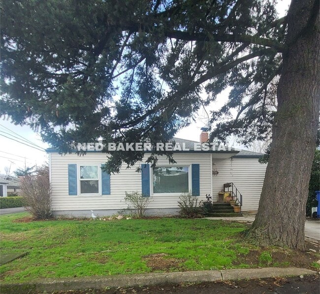 property at 2915 Jensen St NE