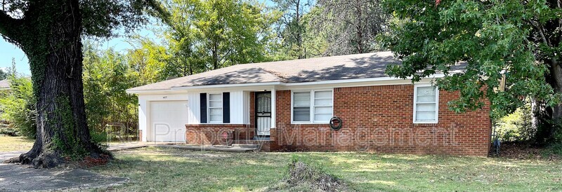 4977 Millbranch Rd in Memphis, TN - Building Photo