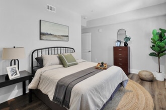 Pointe Grand Jacksonville West in Jacksonville, FL - Building Photo - Building Photo