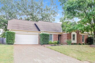 1470 Cider House Ln in Cordova, TN - Foto de edificio - Building Photo