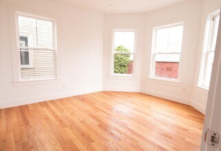 8 Brookside Ave, Unit 1 in Boston, MA - Building Photo - Building Photo