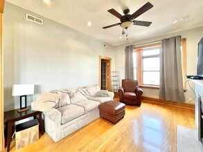 2526 N California Ave in Chicago, IL - Building Photo - Building Photo