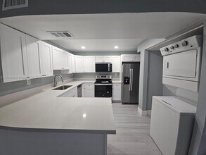 6547 SW 116th Pl in Miami, FL - Building Photo - Building Photo