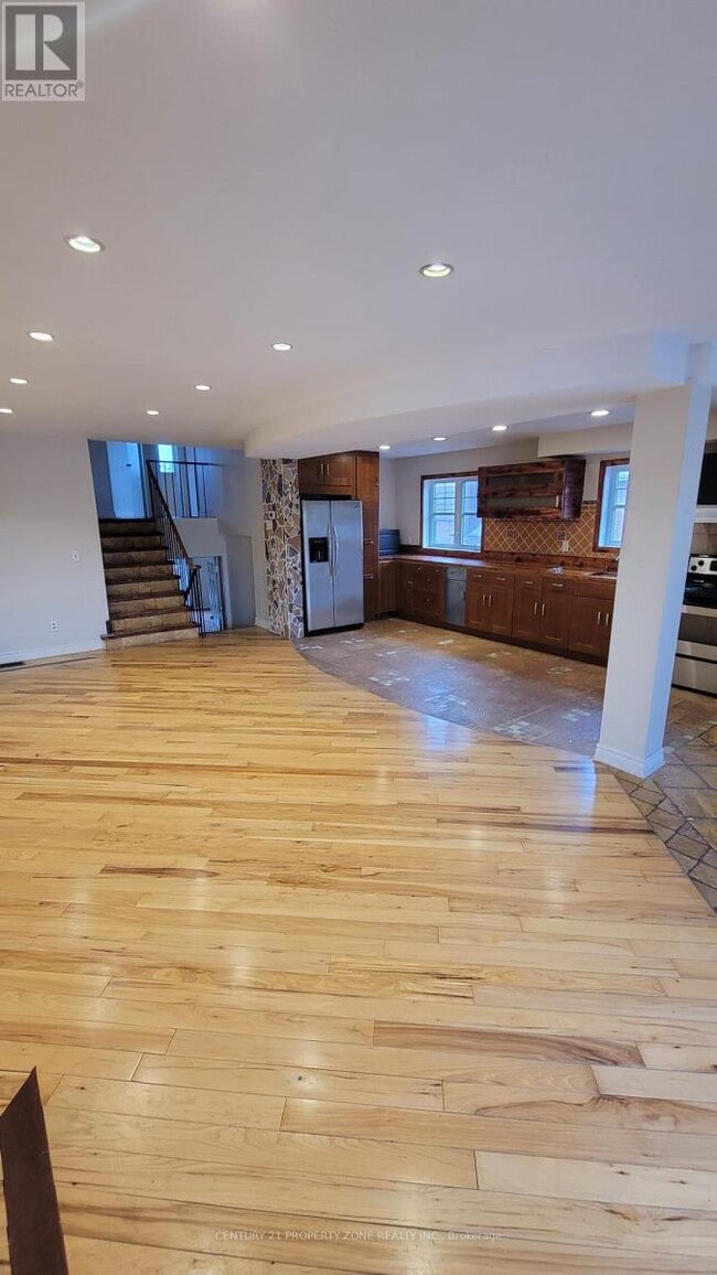 property at 44 Rotherglen Ct